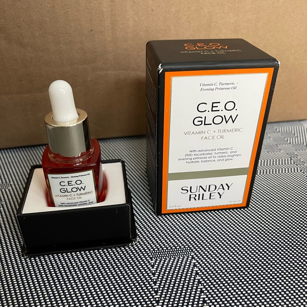 NEW Sunday Riley CEO Glow Vitamin C + Tumeric Face Oil